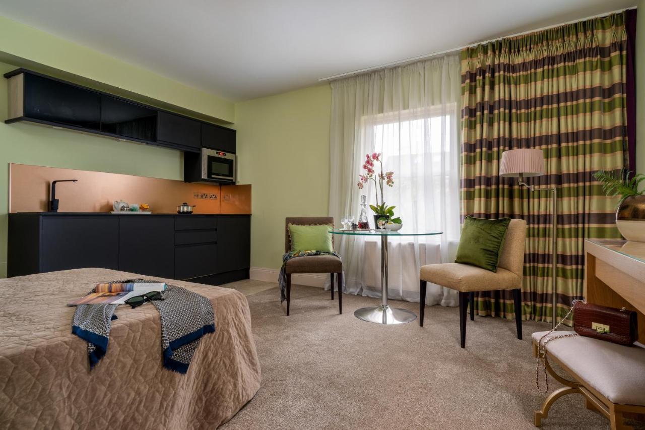 Palm Grove Apartments トーキー エクステリア 写真