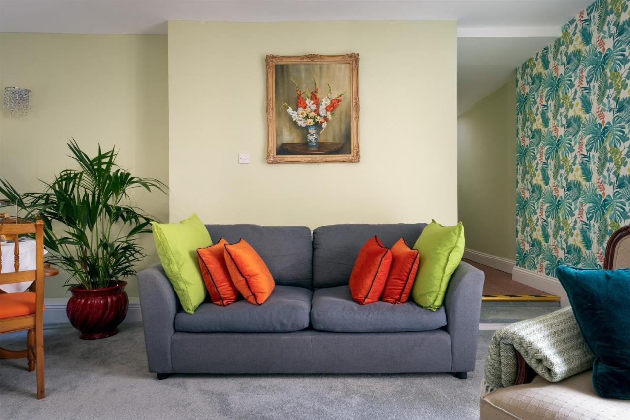 Palm Grove Apartments トーキー エクステリア 写真